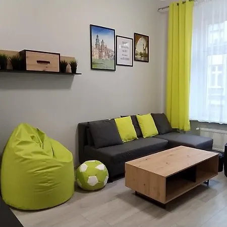 Discover Cracow Aparthostel بيت شباب كراكوفيا