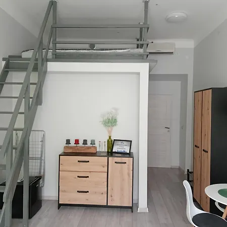 Hostel Discover Cracow Aparthostel Krasków