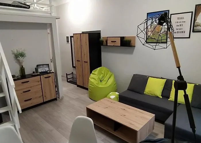 Discover Cracow Aparthostel אכסניה *