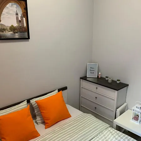 Discover Cracow Aparthostel بيت شباب *